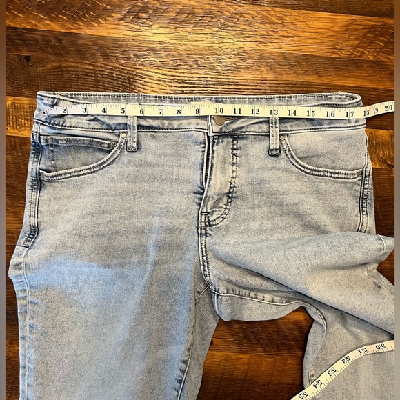 Maurices Everflex jeans size 14W short - Picture 4 of 7